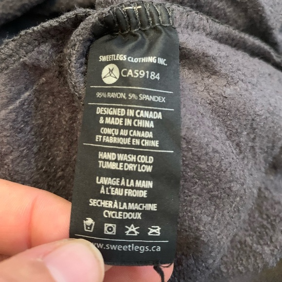 Sweetlegs Clothing Inc. Gray Long-Sleeve Crewneck Sweatshirt XL - Picture 10 of 11